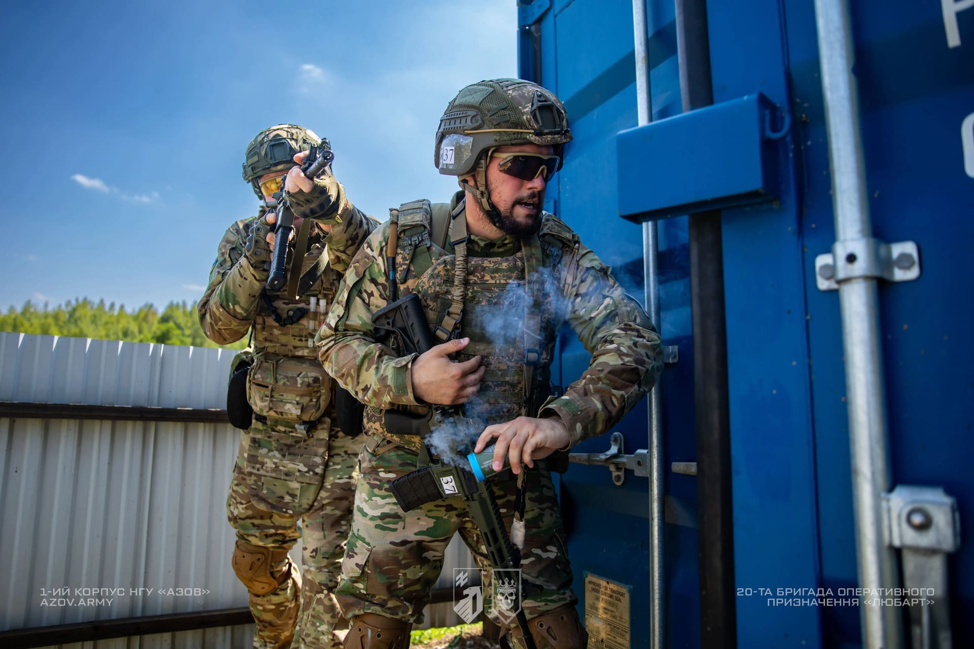 Бійці на ротно-тактичних навчаннях відпрацьовують CQB